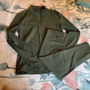 MATCHING FITNESS OUTFIT